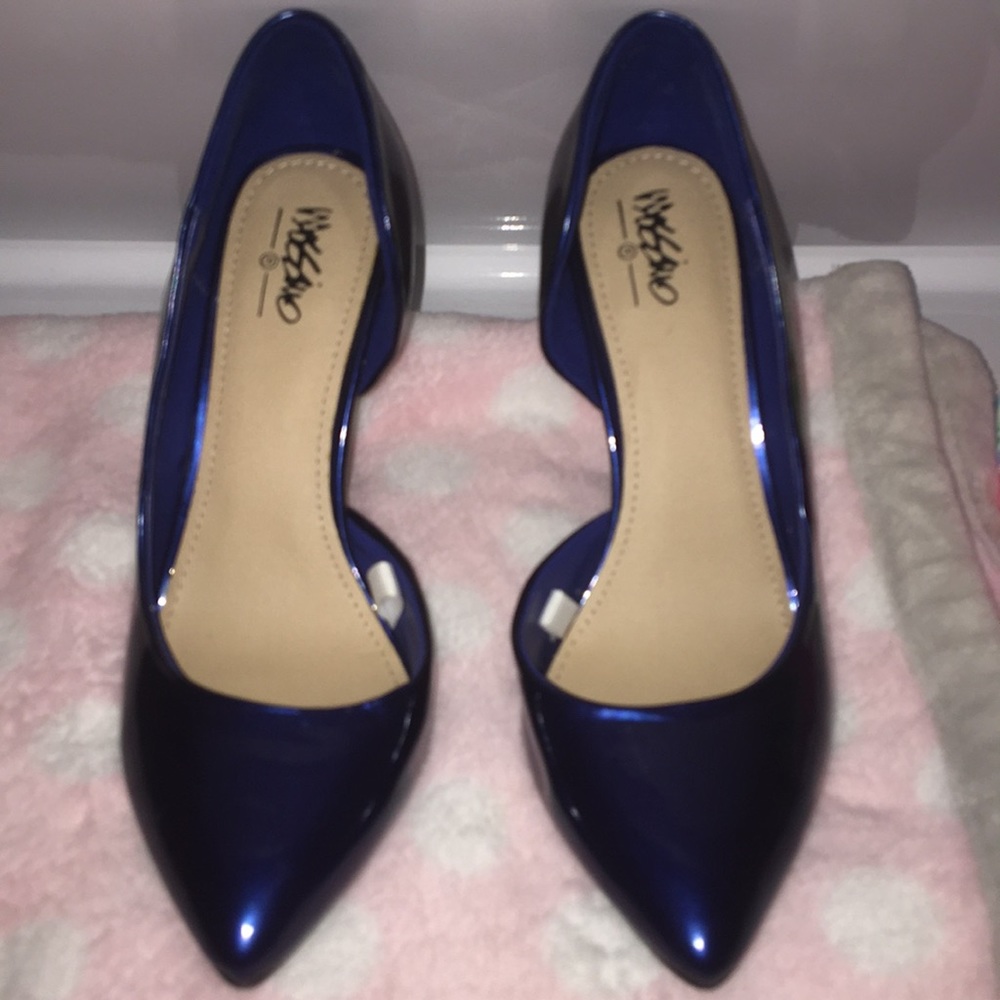 Wassivo Midnight Blue Pumps
